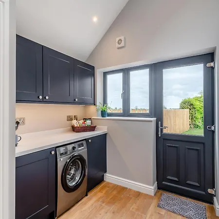 South View * Carlton Miniott