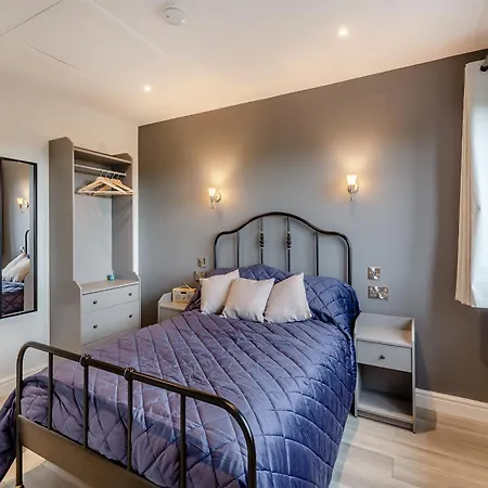 Semesterbostad South View *