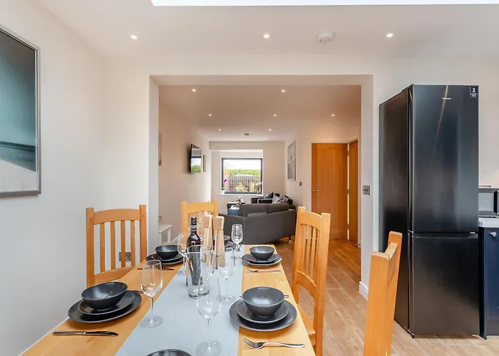 South View * Carlton Miniott