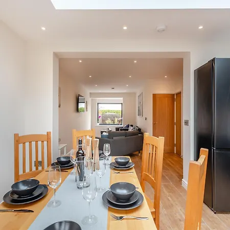 South View * Carlton Miniott